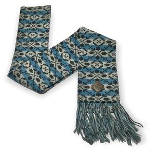 Timberland Skinny Knit Scarf with fringe- warm and cozy!